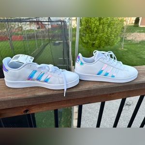 Adidas white holographic tennis shoes youth 5 women’s 7 new with tags!